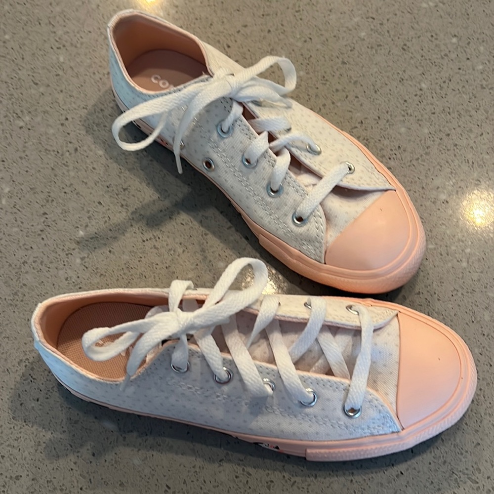 Girls All Star Converse shoes size 2 - never worn!